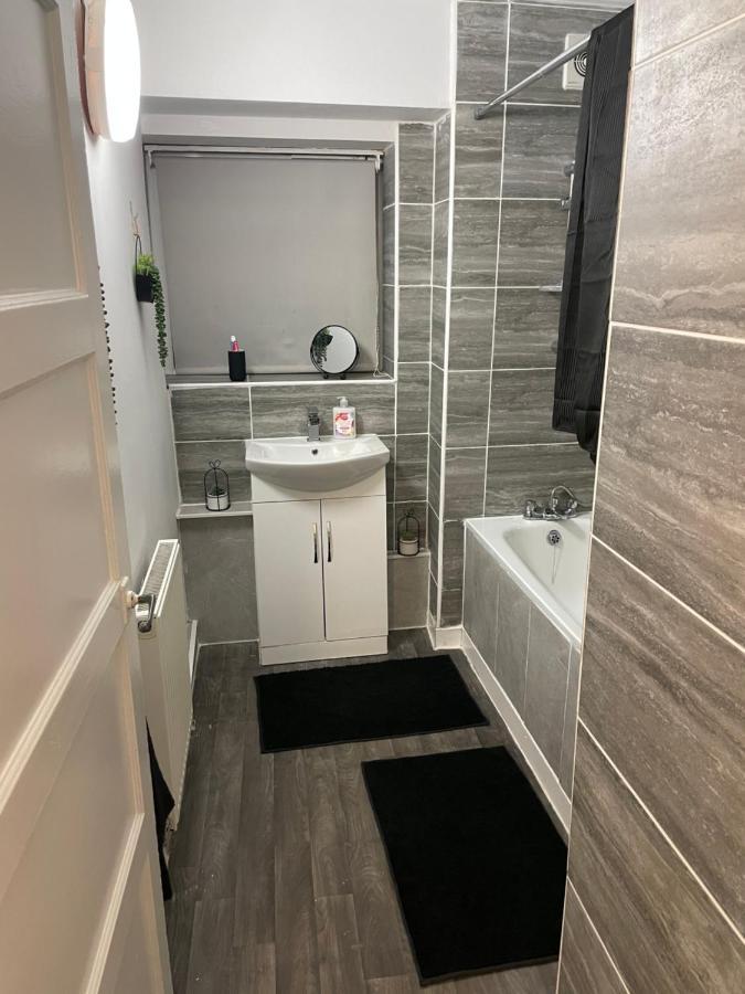 Lovely 2Bedroom 4Mins From Wimbledon Station London Kültér fotó