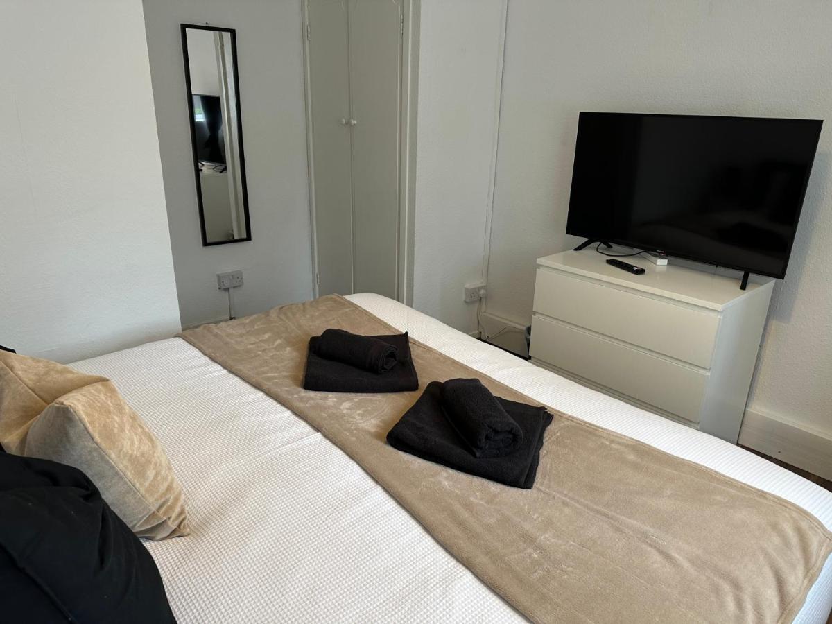 Lovely 2Bedroom 4Mins From Wimbledon Station London Kültér fotó