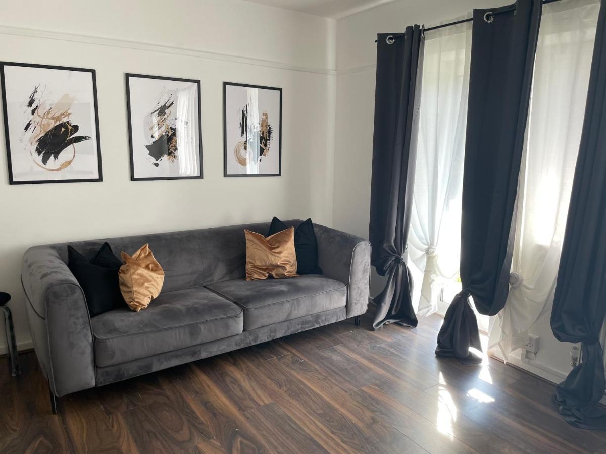 Lovely 2Bedroom 4Mins From Wimbledon Station London Kültér fotó